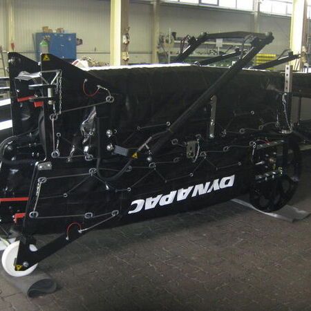 Belt conveyor with funnel